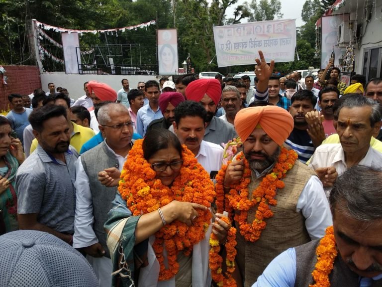 गुटबाजी नहीं, पूरी ताकत से लड़ेंगे 2019 में चुनाव : कांग्रेस