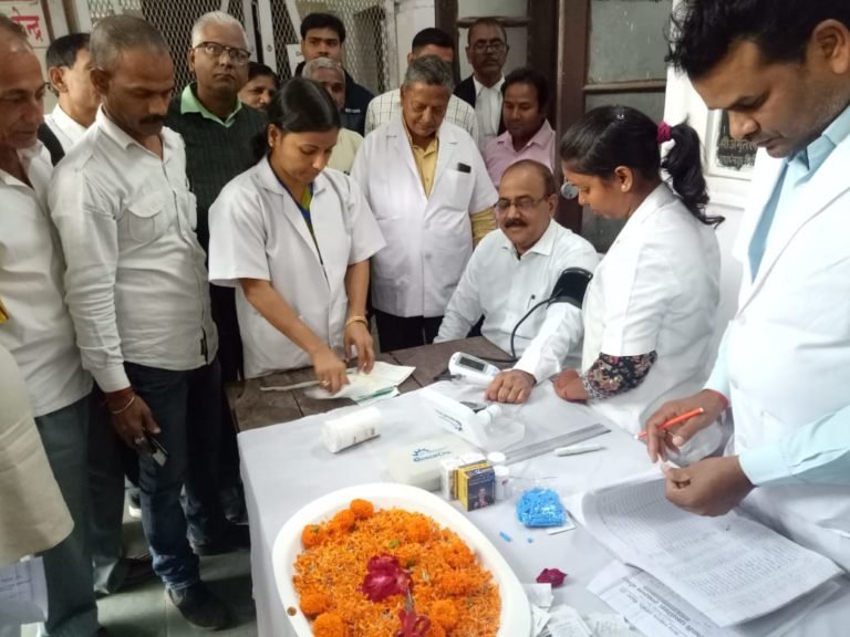 बिहार के गया में जिला स्वास्थ्य समिति की पहल, हजारों लोगों को मिला फायदा