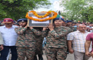 गमगीन महौल में शहीद सुबेदार मेजर पवन कुमार को बेटे ने दी मुखाग्नि,उमड़ा भारी जनसैलाब