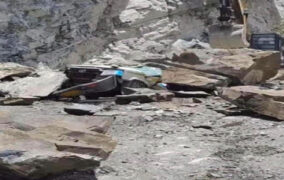 बड़ा हादसा: लाहुल स्पिति में यात्रियों से भरी सुमो पर गिरी चटटानें,13 की मौत